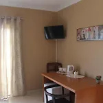 Casa Dos Cedros Guest house Lagos