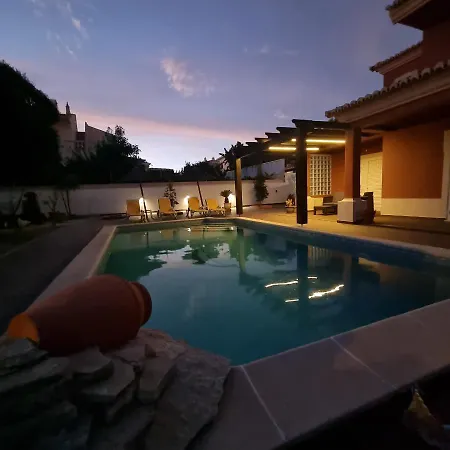 Casa Dos Cedros Guest house Lagos