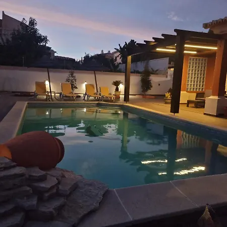 Casa Dos Cedros 4* لاغوس