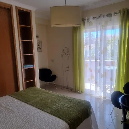 Casa Dos Cedros בית הארחה *