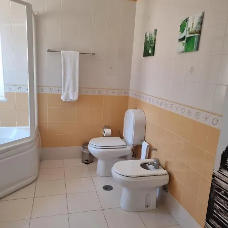 Casa Dos Cedros בית הארחה לאגוּ‏ש
